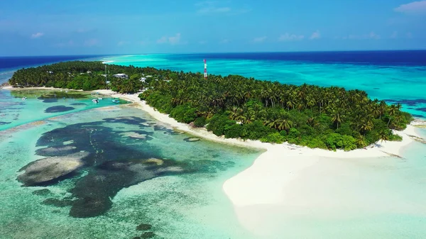 Una Splendida Vista Isola Con Mare Calmo Una Giornata Sole — Foto Stock