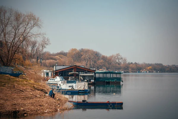 Beautiful View Wooden House Sava River Boats Next Brcko — Stock Photo, Image