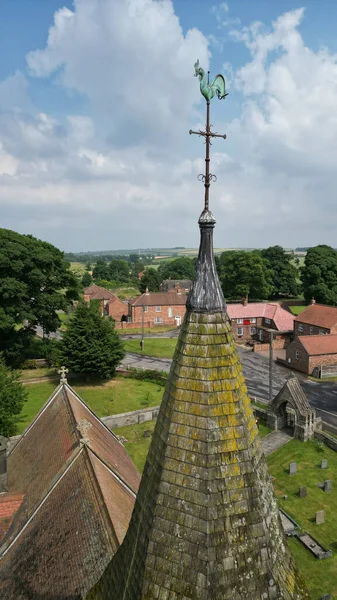 Függőleges Village Church Kupola Körül Temető Zöld West Lutton Anglia — Stock Fotó