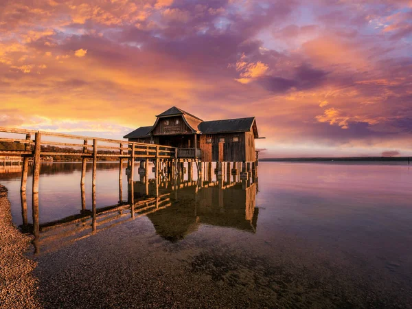 Gammal Båthus Vid Sjön Ammersee Bayern Tyskland Mot Solnedgången — Stockfoto