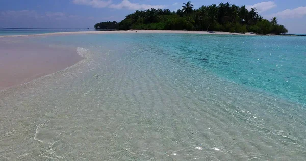 Une Petite Île Avec Des Arbres Milieu Océan — Photo