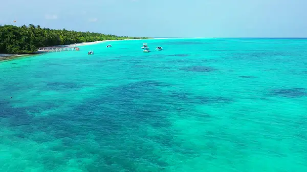 Una Vista Panoramica Azzurro Trasparente Tranquillo Paesaggio Marino Costiero Con — Foto Stock