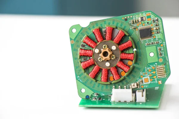 Elektronik Bir Anakart Izometrik Işlemci Mikroçipin Yakın Plan Çekimi — Stok fotoğraf
