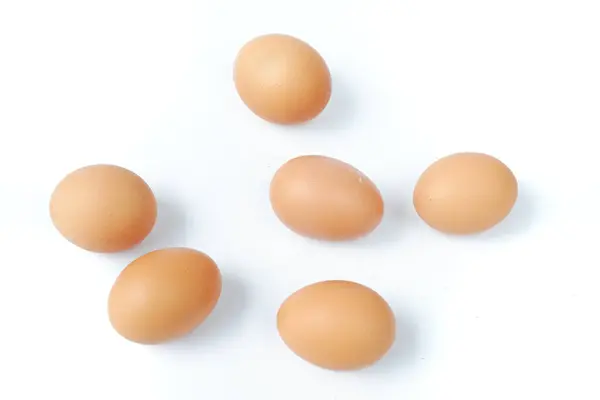 白地の鶏の卵の在庫 — ストック写真