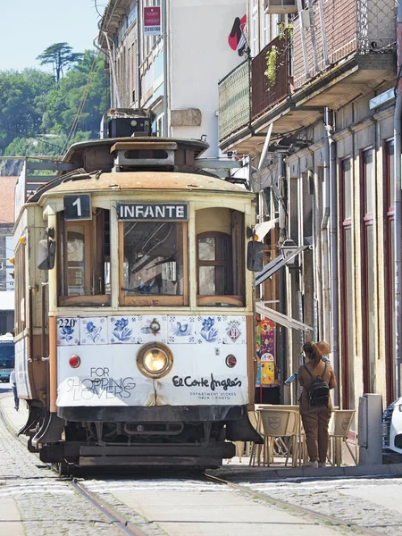 Eléctrico Tradicional Durante Dia Cidade Porto Portugal — Fotografia de Stock