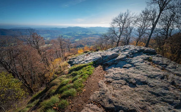 Una Vista Naturale Delle Montagne Rocciose Con Alberi Nudi Slovacchia — Foto Stock