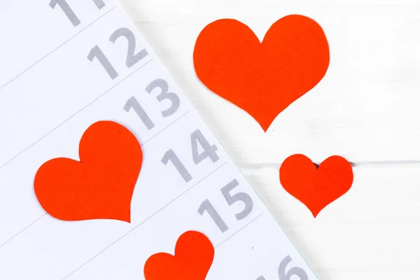Primo Piano San Valentino Sul Calendario Con Cuori Rossi — Foto Stock