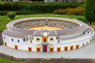 Mini-Avrupa 'daki Plaza de Toros tarihi Avrupa binaları Brüksel, Belçika' da parkı