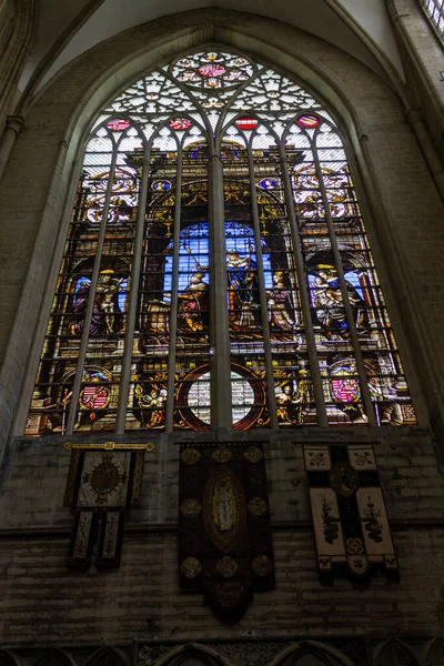 Ângulo Baixo Interior Catedral São Miguel Santa Gudula Bruxelas Bélgica — Fotografia de Stock