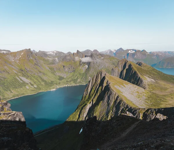 Живописный Вид Прибрежные Горы Сенье Норвегия — стоковое фото