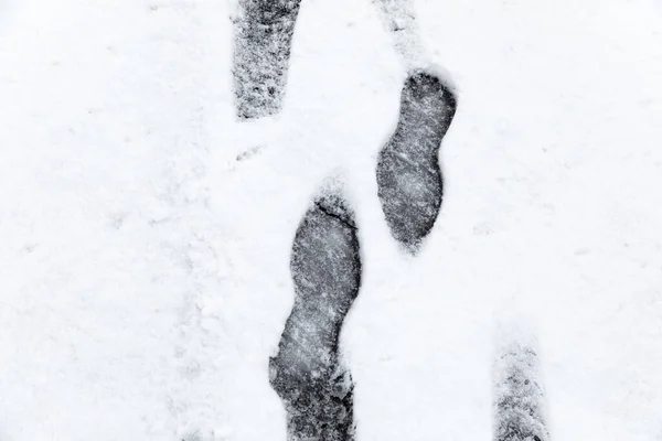 冬天雪地上的脚印 — 图库照片