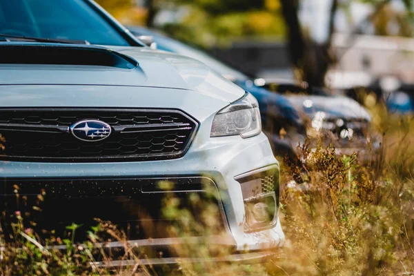 Ein Selektiver Fokus Auf Die Frontpartie Eines Subaru Wrx Raiu — Stockfoto