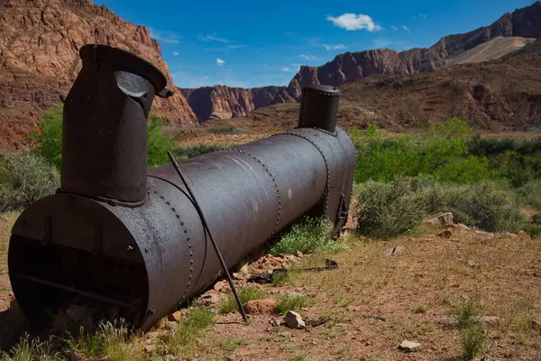 Çöldeki Eski Bir Buhar Makinesinin Kalıntıları Glen Kanyonu Arizona Lees — Stok fotoğraf