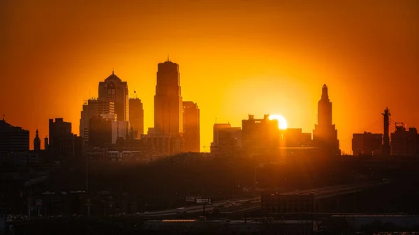 Vacker Utsikt Över Soluppgången Över Kansas City Missouri — Stockfoto