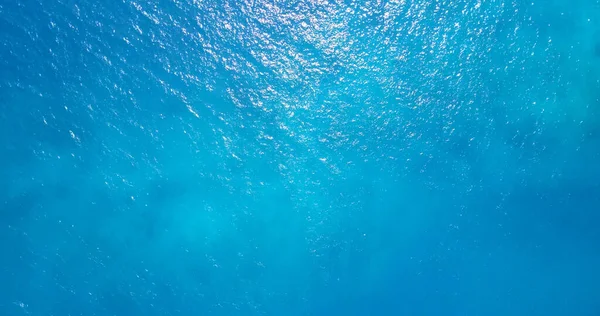 马尔代夫大海清澈的蓝水 — 图库照片