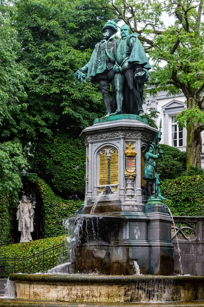 Una Hermosa Toma Vertical Estatua Egmont Hoorne Petit Sablon Square — Foto de Stock
