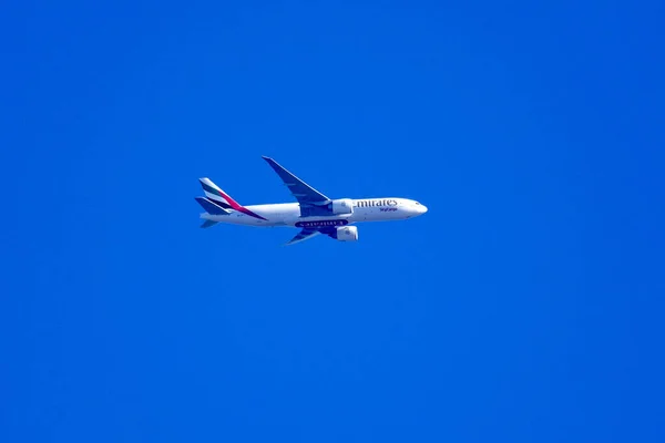 Skycargo Avion Emirates Survolant Almere Depuis Amsterdam — Photo
