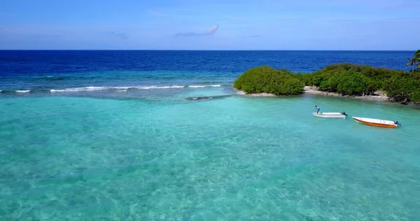 Güneşli Bir Günde Deniz Manzaralı Güzel Bir Ada — Stok fotoğraf