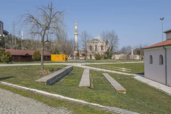Quintal Famosa Mesquita Sadabat Distrito Kagithane Costa Corno Dourado Istambul — Fotografia de Stock