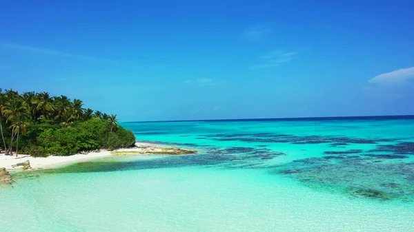 Piękny Widok Turkusowe Morze Wybrzeże Malediwach — Zdjęcie stockowe