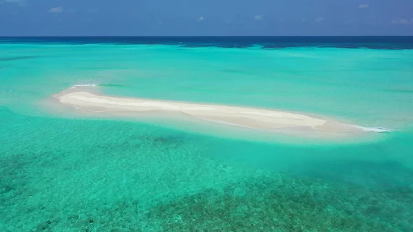 Ein Schöner Blick Auf Ein Ruhiges Blaues Meer Einem Sonnigen — Stockfoto