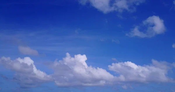 Eine Blaue Wolkenlandschaft Auf Den Malediven — Stockfoto