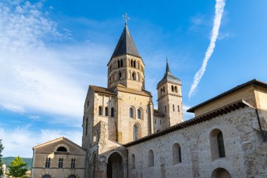 Cluny Manastırı, Burgundy, Fransa 'daki ortaçağ manastırı.