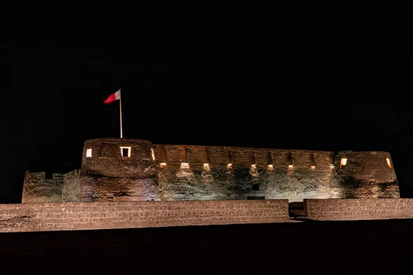 Primer Plano Antiguo Castillo Con Una Bandera Noche — Foto de Stock