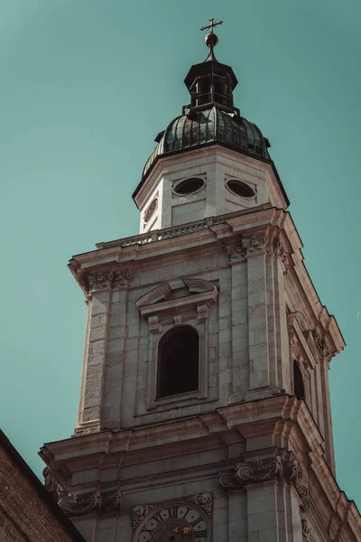 Eine Vertikale Aufnahme Der Schönen Alten Kirche Österreich — Stockfoto