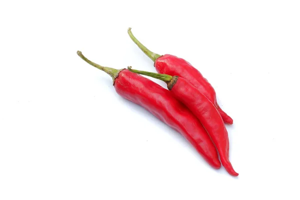 Egy Közeli Kép Egy Csomó Érett Piros Chili Paprika Izolált — Stock Fotó