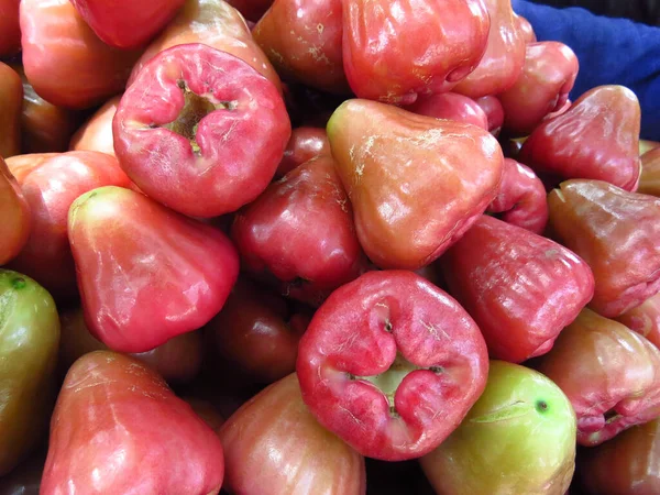 Kırmızı Java Elmalarının Yakın Çekimi — Stok fotoğraf