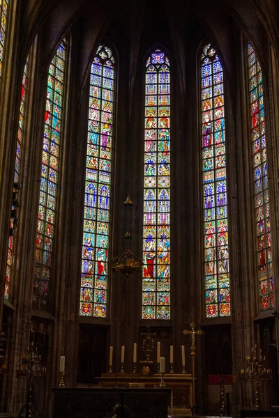 Uma Foto Panorâmica Das Janelas Com Arte Igreja Nossa Senhora — Fotografia de Stock