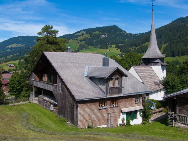 Une Vue Aérienne Une Maison Dans Les Alpes — Photo