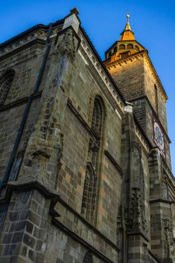 Romanya 'nın Brasov kentinde Kara Kilise' nin (Biserica Neagra) büyük bir gotik binası