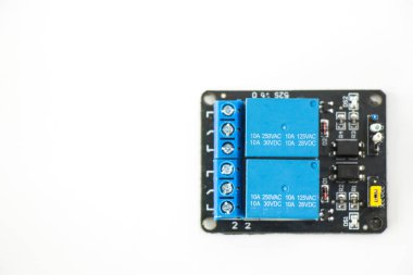 Mikroişlemci ve mikroçiplerin üst görüntüsü, anakart arka planı ve elektrik parçalarının dokusu