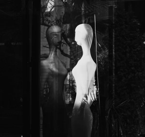 Grayscale Shot White Mannequin Front Mirror Trees Back — Stock Photo, Image