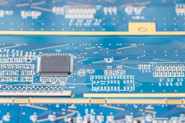 Primo Piano Microchip Elettronico Del Processore Isometrico Della Scheda Madre — Foto Stock