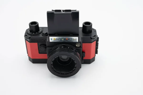 Een Close Van Plastic Speelgoed Analoge Camera Geïsoleerd Een Witte — Stockfoto