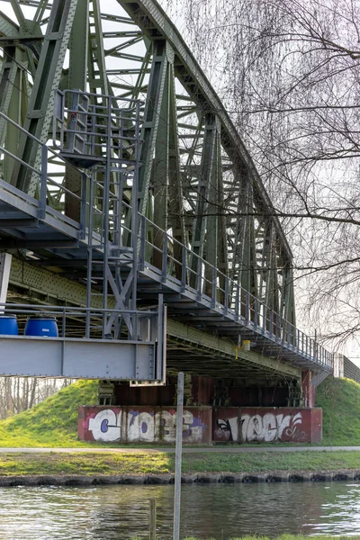 Disparo Vertical Parte Inferior Puente Tren Sobre Río Los Países — Foto de Stock