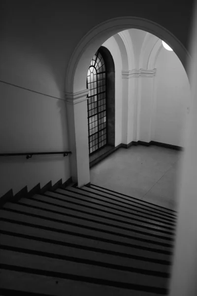 Vertical Shot Stone Staircase Framed Arched White Doorway — Stock Photo, Image