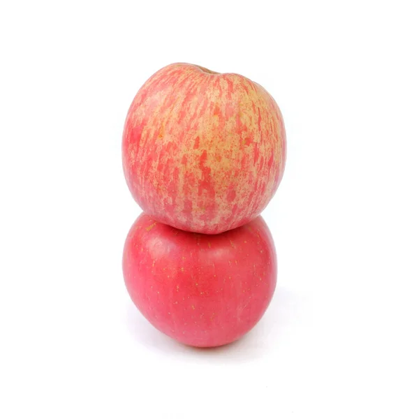 在白色背景上隔离的红色苹果的特写 — 图库照片