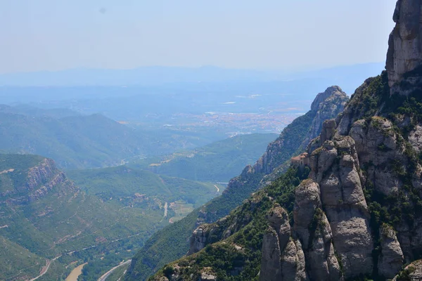 スペインのカタルーニャにあるモンセラット修道院からの美しい景色 — ストック写真