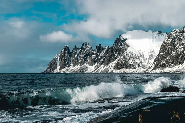 オコーナンの美しい景色 雪と海に覆われた悪魔の歯 セニャ ノルウェー — ストック写真