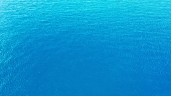 平静的蓝色大海的背景图 — 图库照片