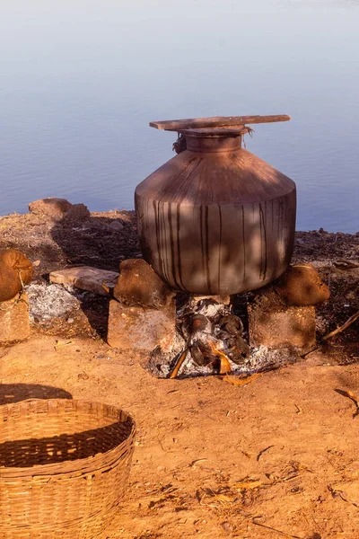 Hindistan Çeltik Hasadı Yetiştirmek Için Eski Geleneksel Bir Çömlek — Stok fotoğraf