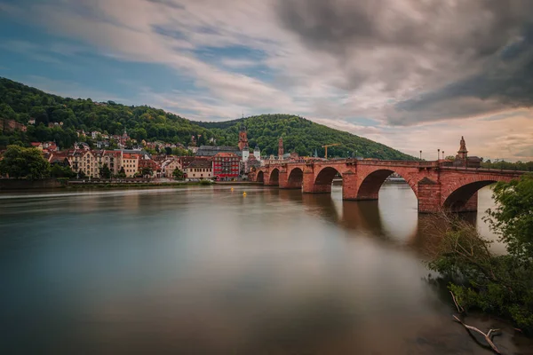 德国巴登 符腾堡的Neckar河 Heidelberg老桥和Heidelberg城堡 — 图库照片
