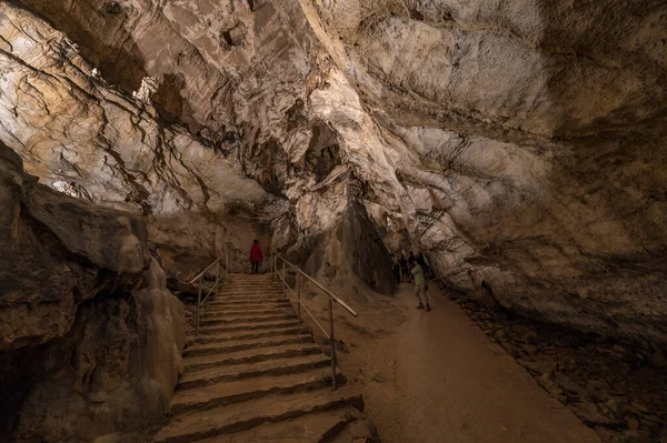 Una Escalera Piedra Dentro Cueva Demenovska Eslovaquia — Foto de Stock