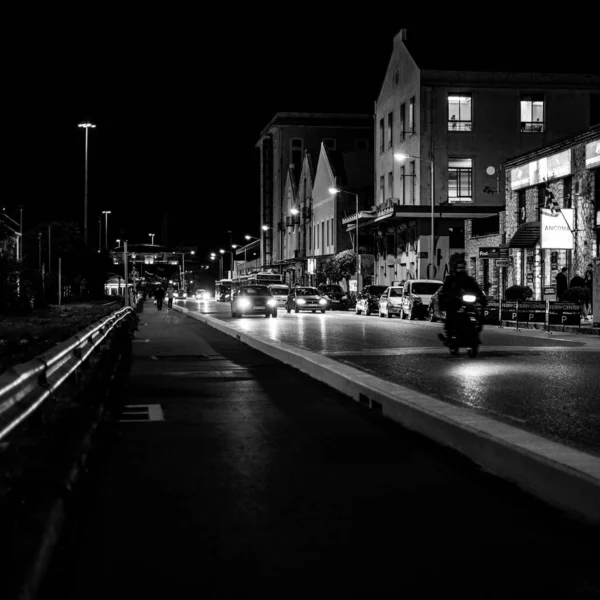 Вночі Патрі Вистрілив Сірому Проїзді — стокове фото
