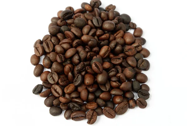 白を基調としたコーヒー豆のクローズアップ — ストック写真