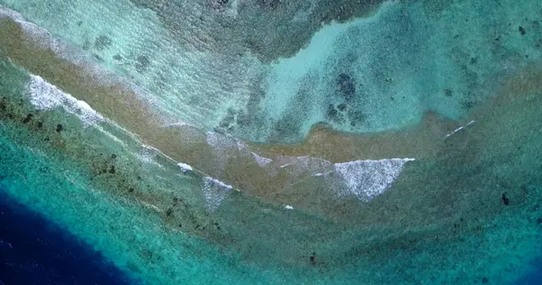 Αεροφωτογραφία Του Πανέμορφου Τυρκουάζ Ωκεανού Στις Μαλδίβες — Φωτογραφία Αρχείου